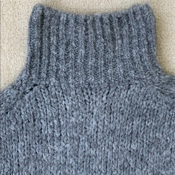 Turtle neck Zara Sweater - Picture 2 of 8